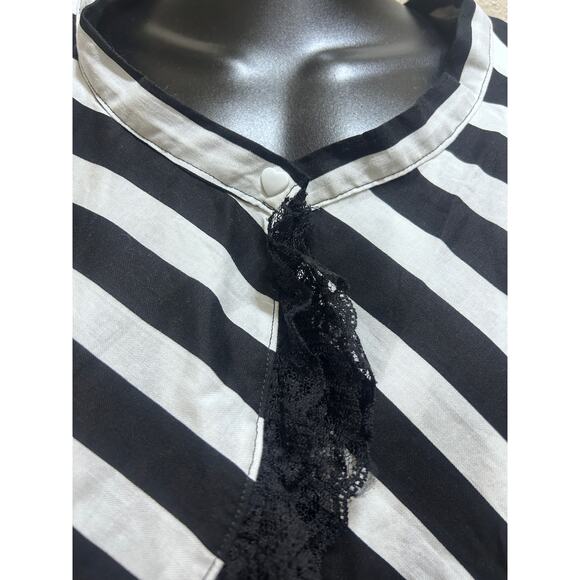Gothic Striped Capelet O/S Black White Removable Collar Lace Trim Whimsygoth - Picture 3 of 7